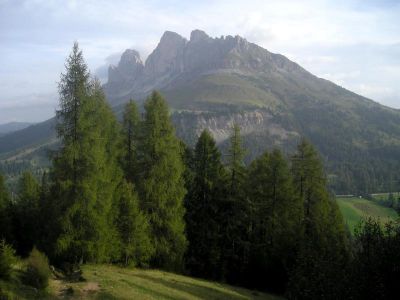 006-Aufstieg zur Latemarscharte mit Blick in den Rosengarten